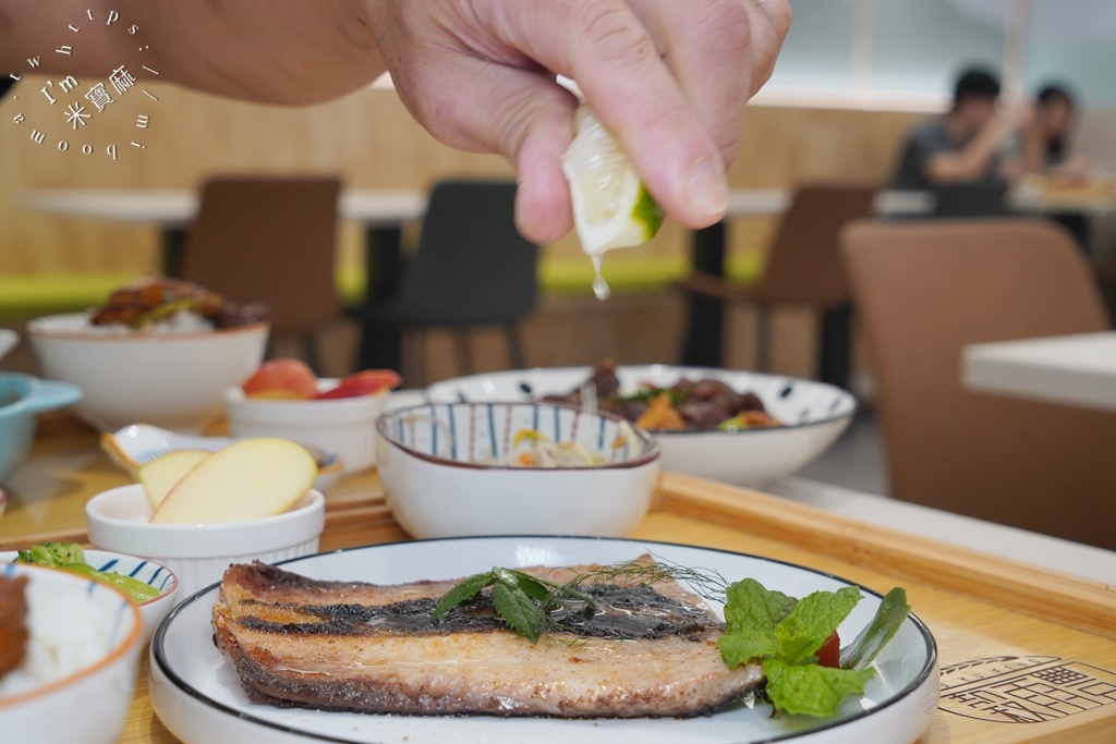 穀雨豐┃林口中式簡餐。多種排餐、定食套餐選擇，另提供包廂聚餐，自助吧無限續用