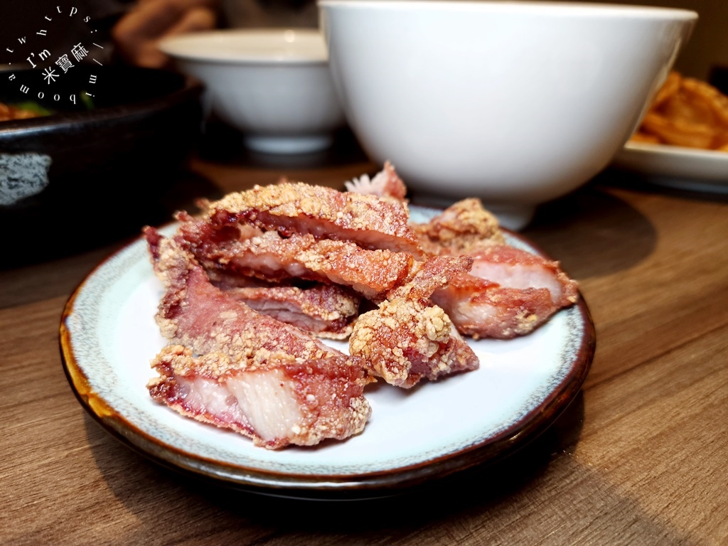 家香味食堂┃萬華美食。限量拿鐵咖啡滷肉飯、老酒滷肉飯，想吃記得鎖定粉專!多種炸物滷味也很不錯