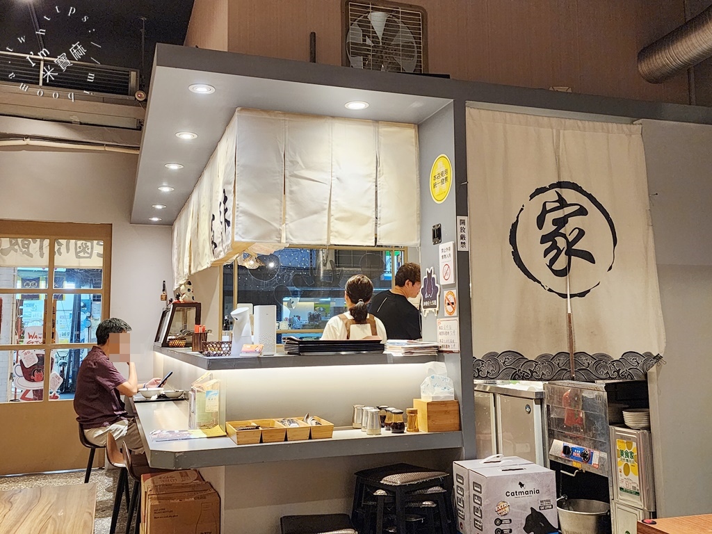 家香味食堂┃萬華美食。限量拿鐵咖啡滷肉飯、老酒滷肉飯，想吃記得鎖定粉專!多種炸物滷味也很不錯