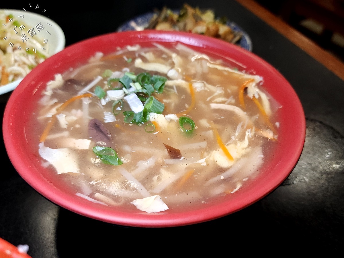 山西御品刀削麵館┃台北大安美食。首推木須炒麵必吃，炸醬刀削麵大碗滿足，小菜選擇也不少