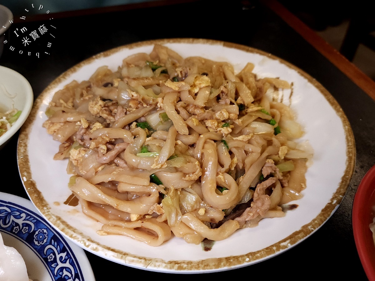 山西御品刀削麵館┃台北大安美食。首推木須炒麵必吃，炸醬刀削麵大碗滿足，小菜選擇也不少