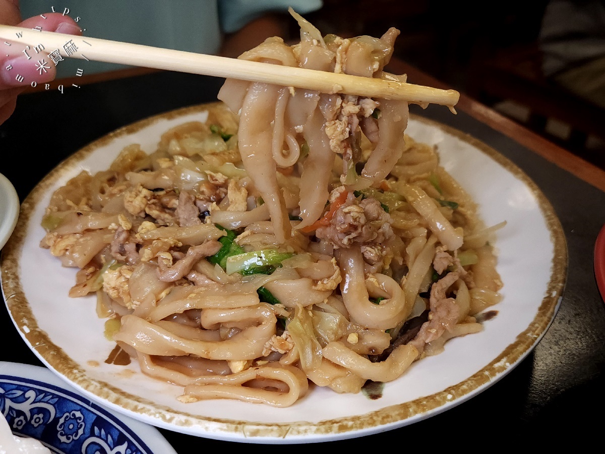 山西御品刀削麵館┃台北大安美食。首推木須炒麵必吃，炸醬刀削麵大碗滿足，小菜選擇也不少