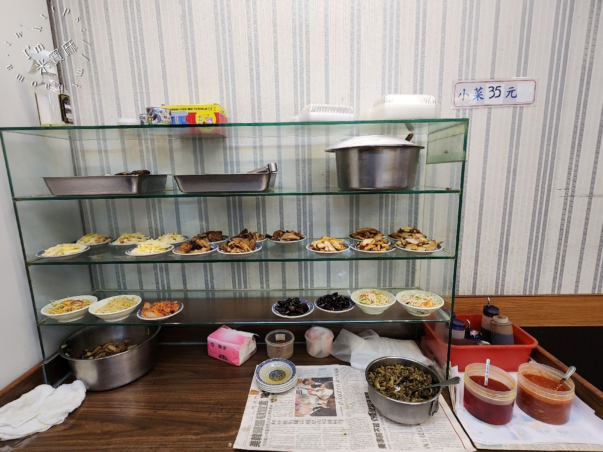 山西御品刀削麵館┃台北大安美食。首推木須炒麵必吃，炸醬刀削麵大碗滿足，小菜選擇也不少