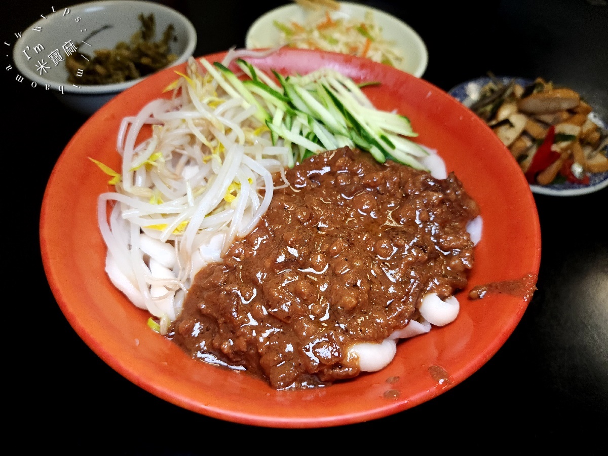 山西御品刀削麵館┃台北大安美食。首推木須炒麵必吃，炸醬刀削麵大碗滿足，小菜選擇也不少