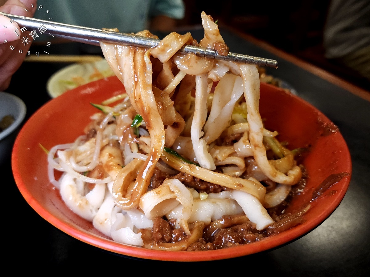 山西御品刀削麵館┃台北大安美食。首推木須炒麵必吃，炸醬刀削麵大碗滿足，小菜選擇也不少