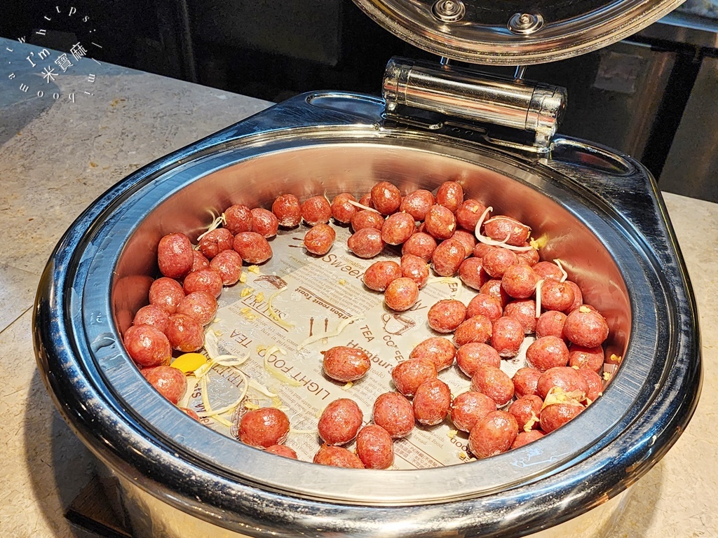 饗犇牛排館┃松江南京站美食。豐富自助吧無限續用，排餐質感也很不錯!