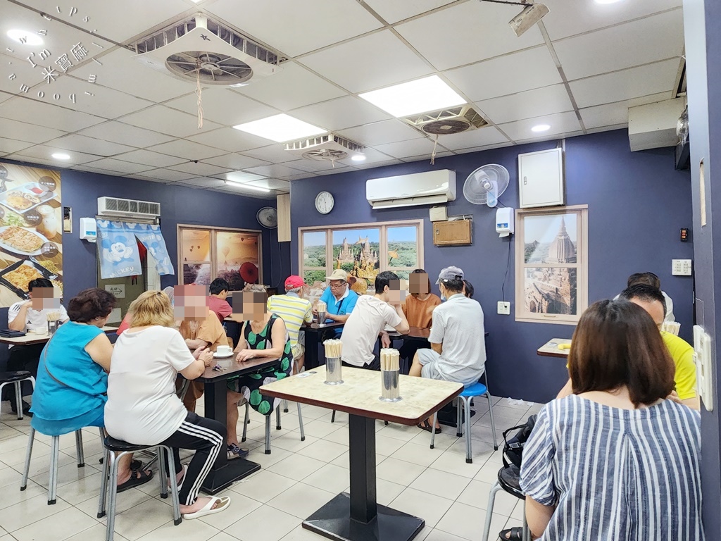 沅保奶茶店┃中和華新街美食。異國早午餐好選擇，甩餅西多士以及蛋燒吐司，再來杯奶茶咖啡太美好了