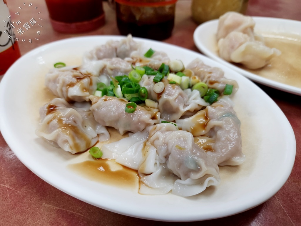 正杰牛肉麵┃萬華美食。水餃餛飩都好吃，牛肉麵份量很給力，在地人都知道的好味 道