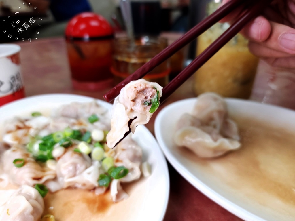 正杰牛肉麵┃萬華美食。水餃餛飩都好吃，牛肉麵份量很給力，在地人都知道的好味 道