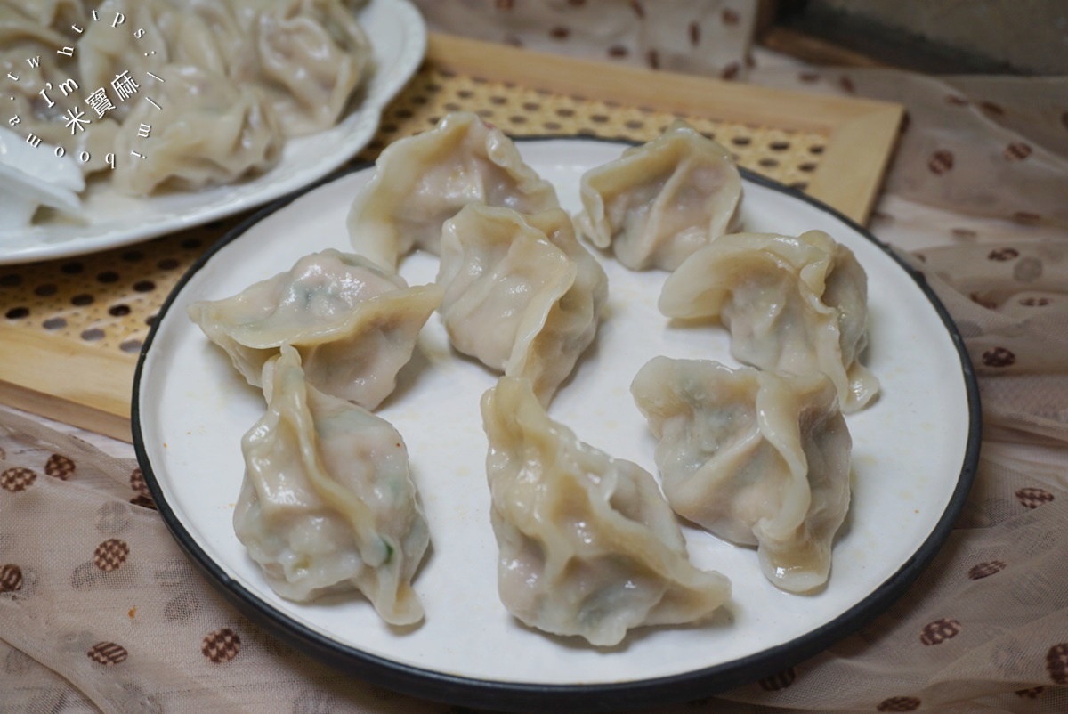 圈圈選物獨家販售┃食尚玩家潮台美食聯名。一日五餐讓你從早吃到晚，24小時美食口味獨特又充滿台灣味