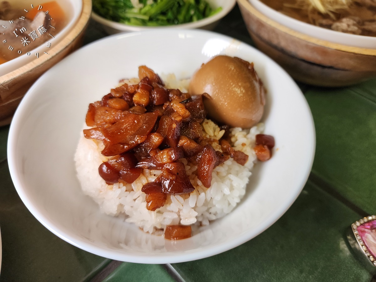 樂天羊肉┃台北羊肉。三種湯底羊肉湯都好喝，加魯肉飯只要多10元，內用續湯免費