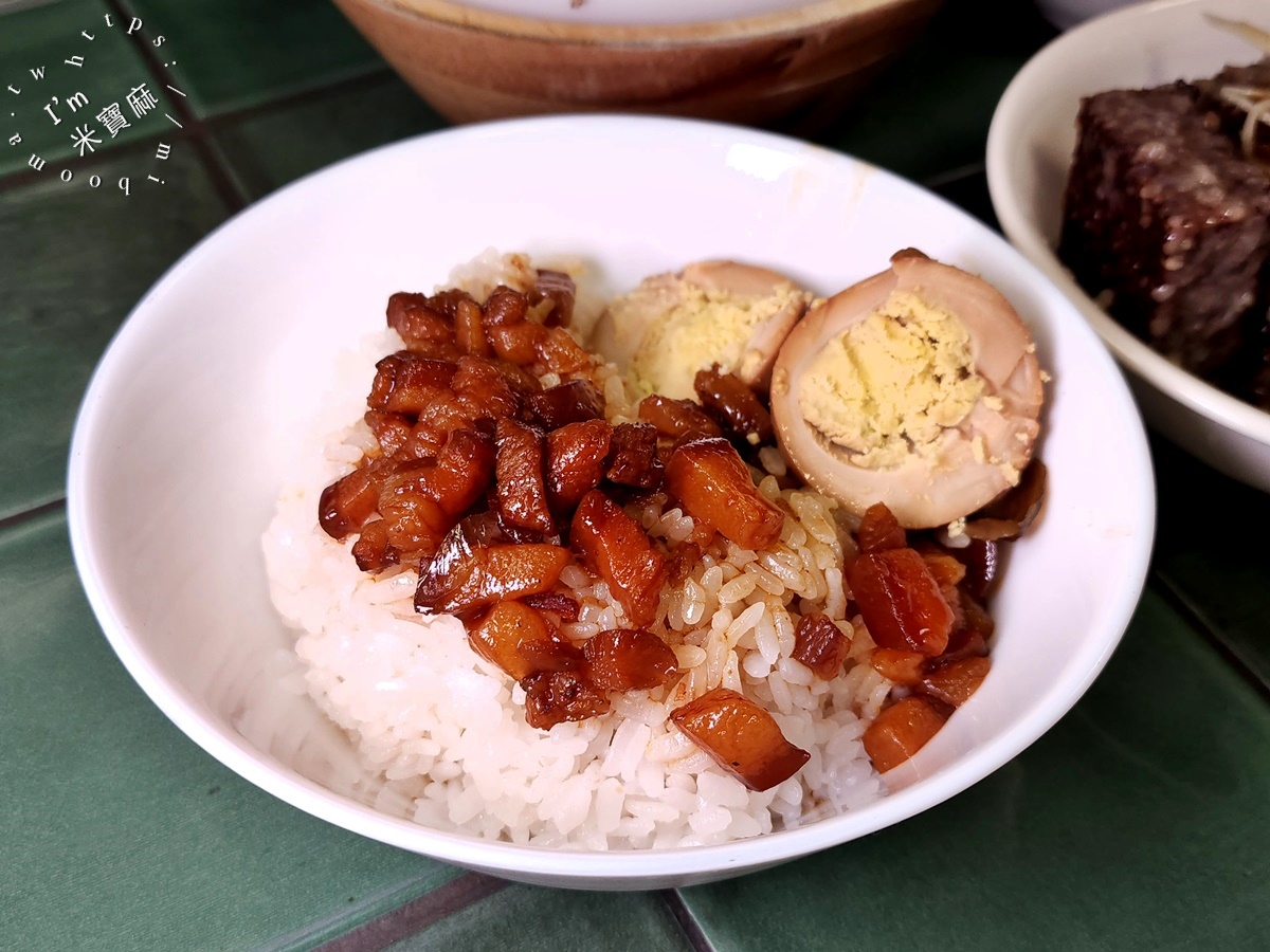 樂天羊肉┃台北羊肉。三種湯底羊肉湯都好喝，加魯肉飯只要多10元，內用續湯免費