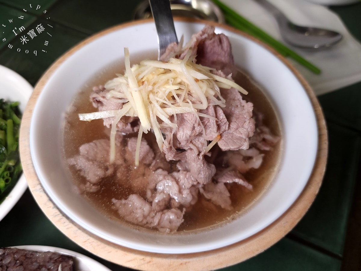 樂天羊肉┃台北羊肉。三種湯底羊肉湯都好喝，加魯肉飯只要多10元，內用續湯免費