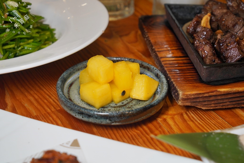 粉鳥林 漁食肆┃松山區居酒屋。每日新鮮漁獲烤魚必吃，台日創意料理選擇多，聚餐來這裡!