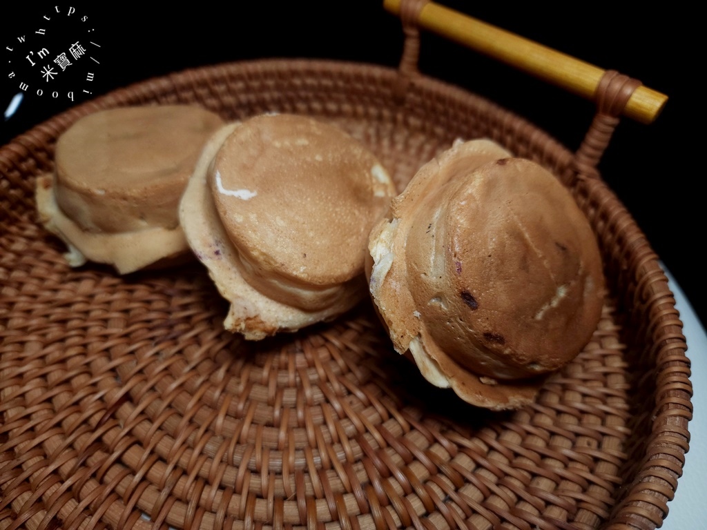 永樂車輪餅┃台北美食。銅板價超爆餡，真材實料大滿足，鹹甜口味都有