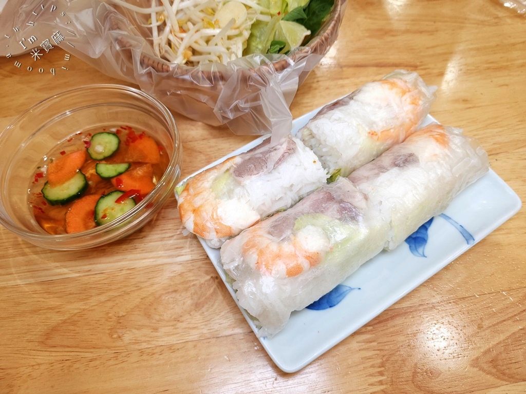 香菘河內烤肉粉專賣店┃萬華美食。道地北越料理，河粉湯頭帶鮮濃郁，法國麵包酥香滿足