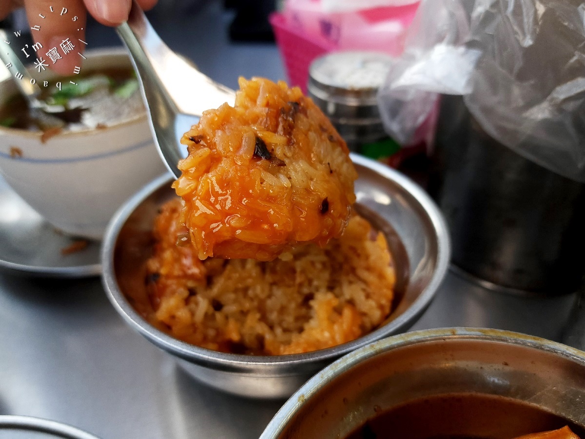 曉迪筒仔米糕┃南機場夜市美食。芋頭排骨酥湯、冬瓜排骨酥湯都正點，魯肉飯、筒仔米糕來一碗