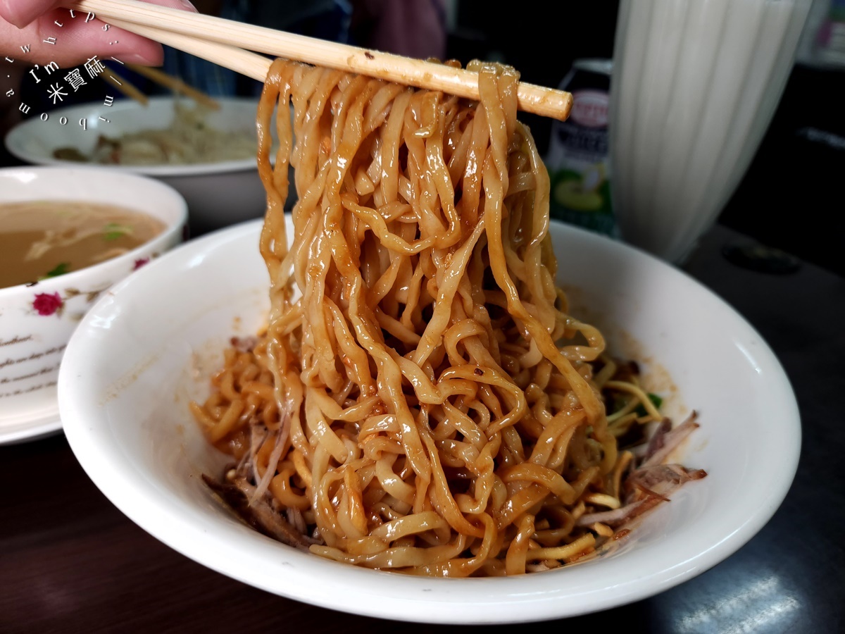 阿英雲南景頗泰緬風味料理┃中和華新街美食。手抓飯要吃記得預訂，料理選擇多，來這裡聚餐也很不錯