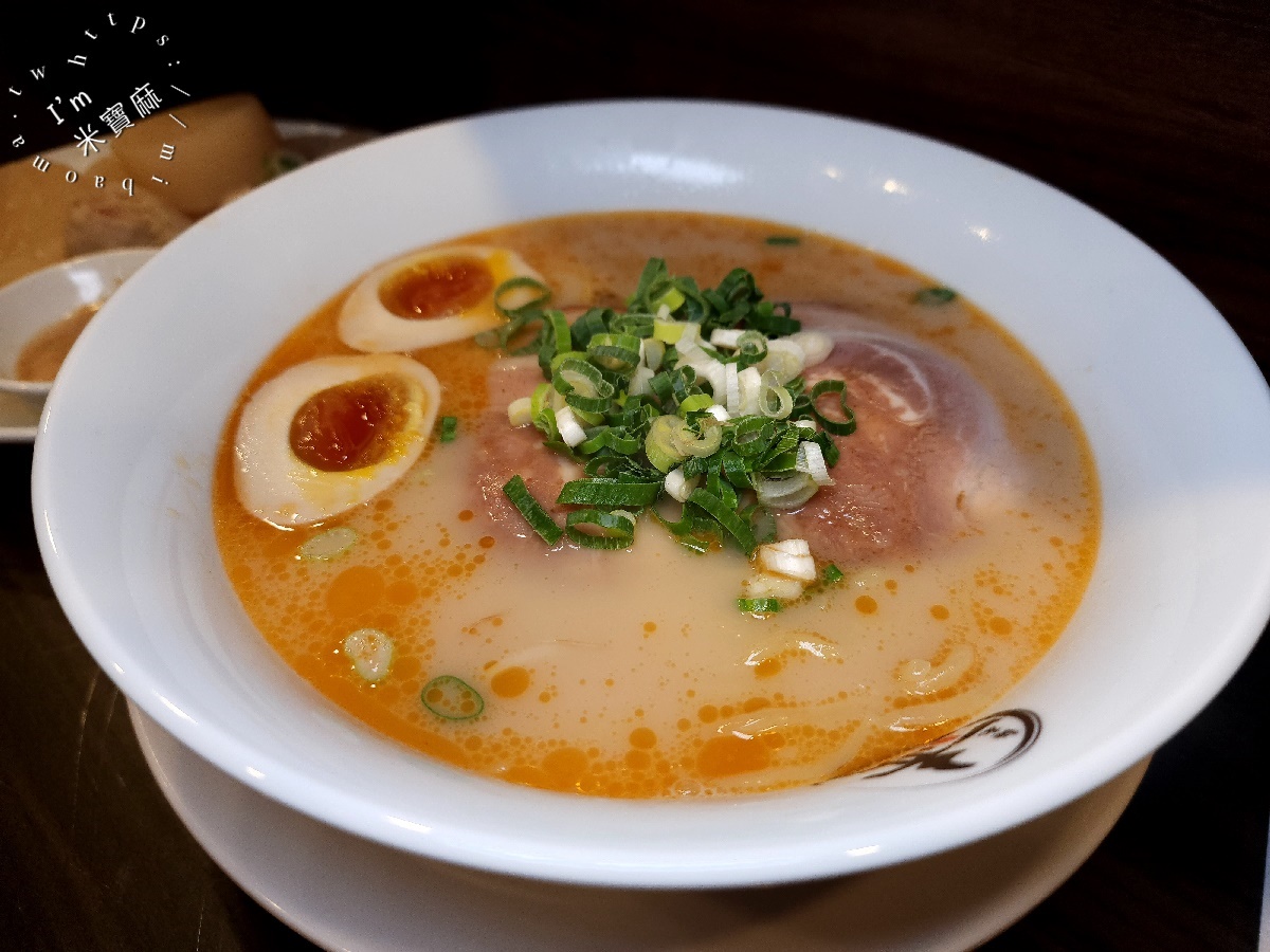 赤麵廠レッドラーメン┃ 中和美食。三種拉麵口味選擇，還有叉燒肉飯、關東煮及小菜，內用可續麵一次