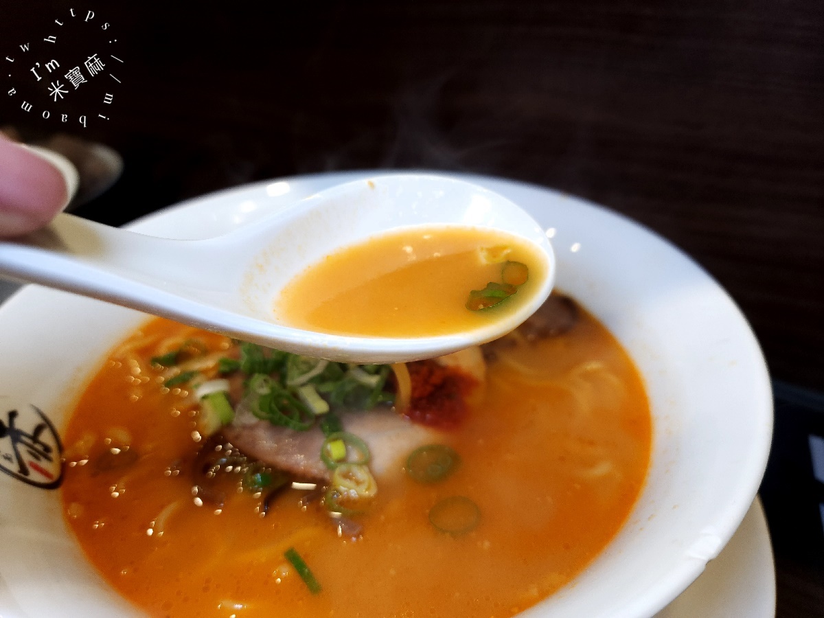 赤麵廠レッドラーメン┃ 中和美食。三種拉麵口味選擇，還有叉燒肉飯、關東煮及小菜，內用可續麵一次