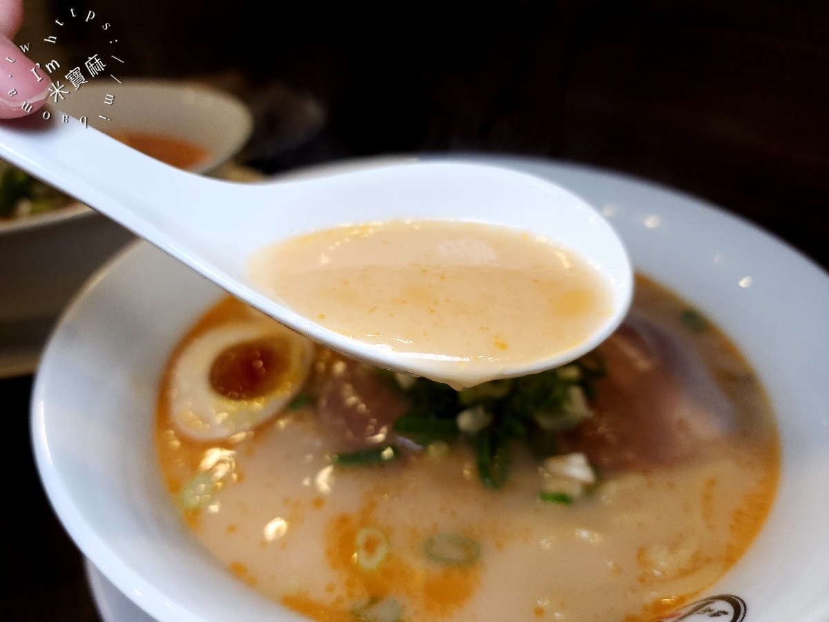 赤麵廠レッドラーメン┃ 中和美食。三種拉麵口味選擇，還有叉燒肉飯、關東煮及小菜，內用可續麵一次