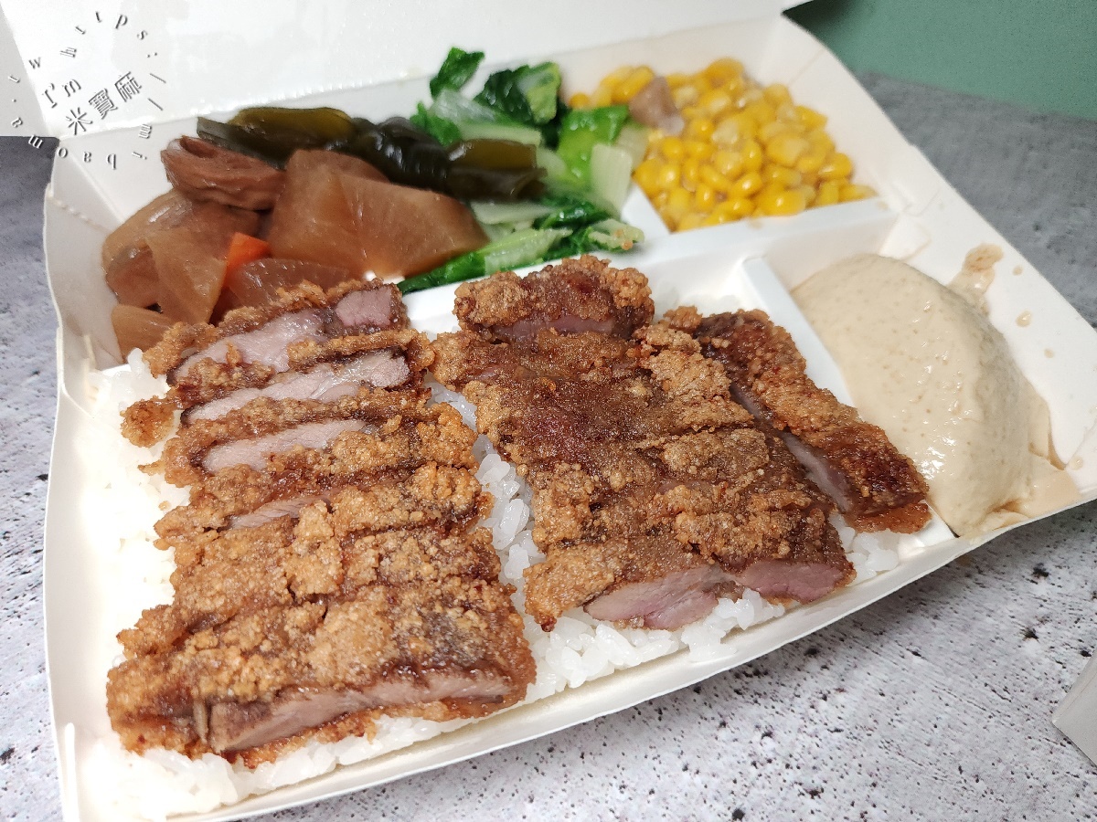 【永和美食】二嫂的店：捷運頂溪站人氣便當、小吃推薦，銷魂燒肉、嘴邊肉、滷排骨必吃！