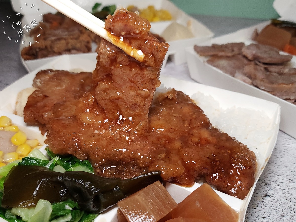 【永和美食】二嫂的店：捷運頂溪站人氣便當、小吃推薦，銷魂燒肉、嘴邊肉、滷排骨必吃！