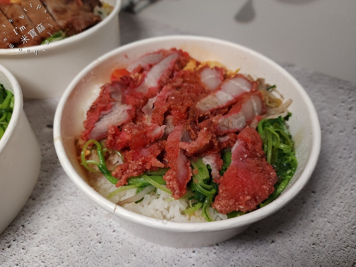 阿西燒肉飯┃永和便當美食。燒肉便當、雞腿便當、排骨便當都好吃，還有小菜和湯品的選擇