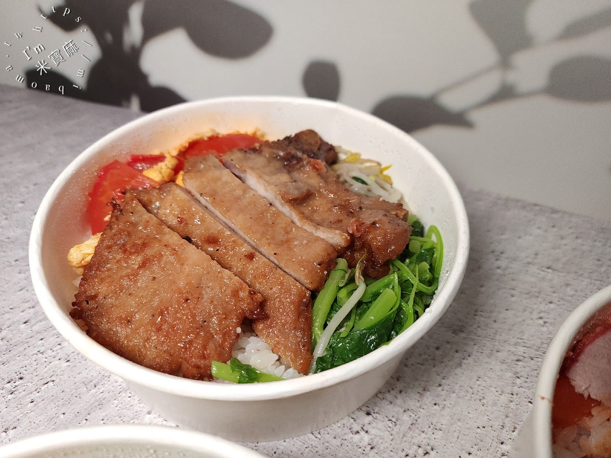 阿西燒肉飯┃永和便當美食。燒肉便當、雞腿便當、排骨便當都好吃，還有小菜和湯品的選擇