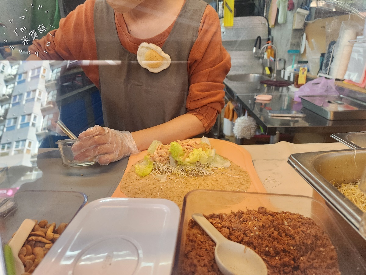 芝山棧 蔬菜捲 蔬菜烤餅┃台北美食。清爽蔬菜烤餅、蔬菜捲，也有素食的選擇，當正餐或下午茶都很棒