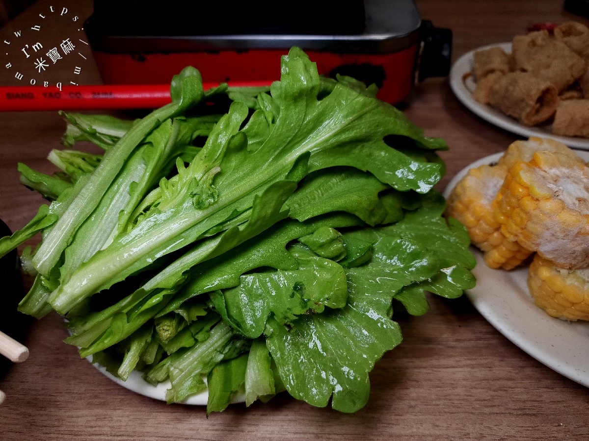 義村羊肉爐┃萬華美食。濃郁湯頭一喝愛上，帶皮羊肉正點好吃，內用湯可續加