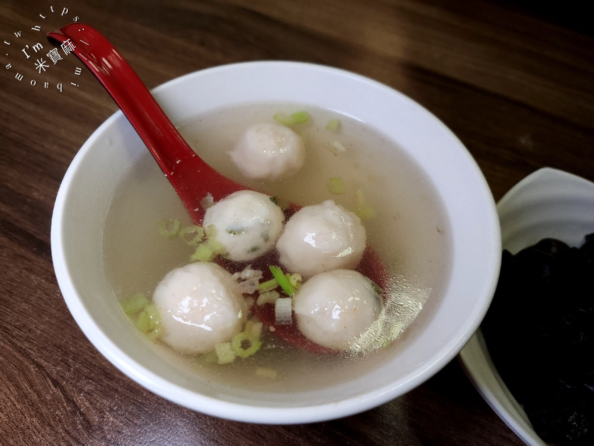 元氣家族麵飯館┃板橋美食。好吃乾拌麵來這裡吃，還有麻油麵線也很不錯，小菜也很多選擇