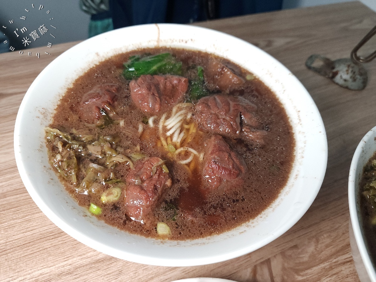 大豐牛肉麵｜新店大豐路美食，在地人心中的懷舊滋味，溫醇湯頭與軟嫩牛肉的絕配