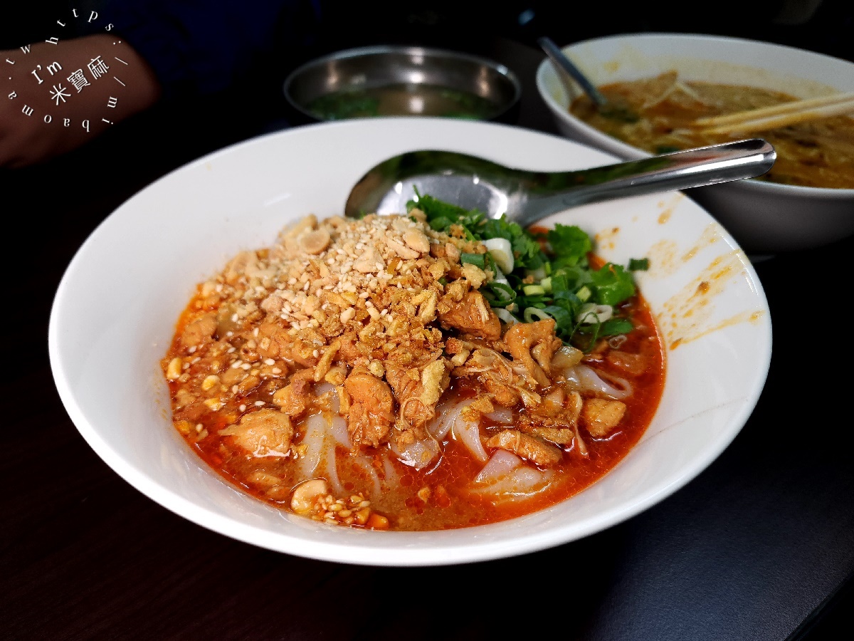 阿薇緬甸小吃店┃中和華新街美食。招牌金山麵、濃厚魚湯麵、香醇椰子麵，道地南洋風情來這吃