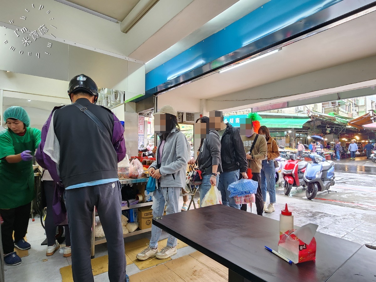 阿薇緬甸小吃店┃中和華新街美食。招牌金山麵、濃厚魚湯麵、香醇椰子麵，道地南洋風情來這吃