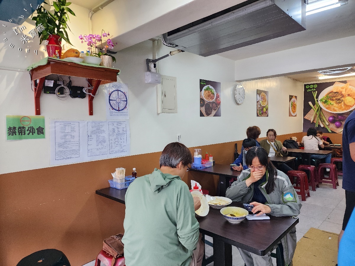 阿薇緬甸小吃店┃中和華新街美食。招牌金山麵、濃厚魚湯麵、香醇椰子麵，道地南洋風情來這吃