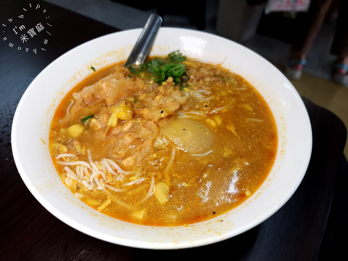 阿薇緬甸小吃店┃中和華新街美食。招牌金山麵、濃厚魚湯麵、香醇椰子麵，道地南洋風情來這吃