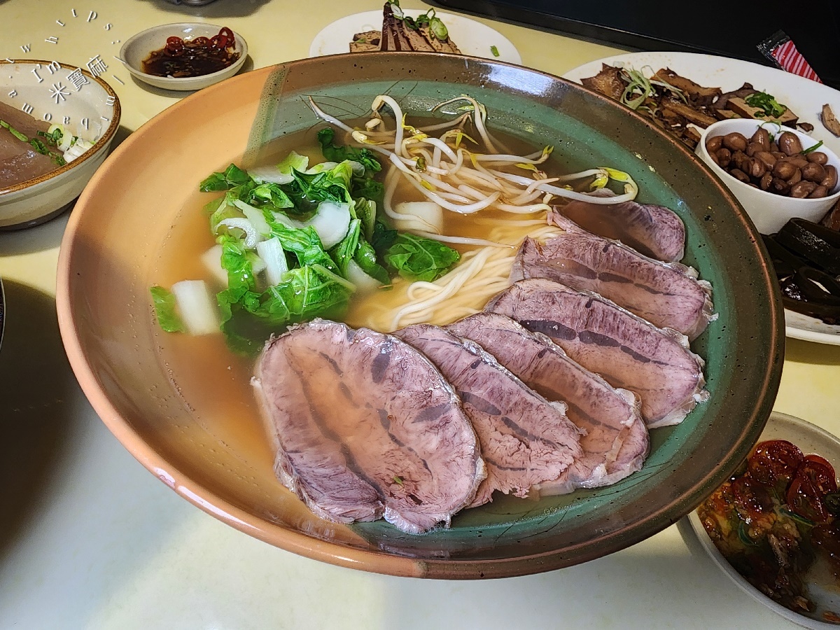 阿彰的店┃永和美食。經典滷味綜合拼盤來一份!搭配套餐更豐富、招牌乾麵簡單又好吃