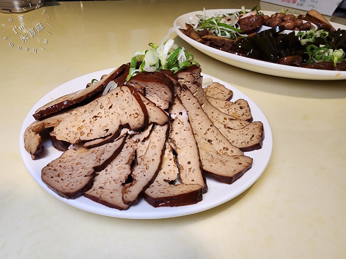 阿彰的店┃永和美食。經典滷味綜合拼盤來一份!搭配套餐更豐富、招牌乾麵簡單又好吃