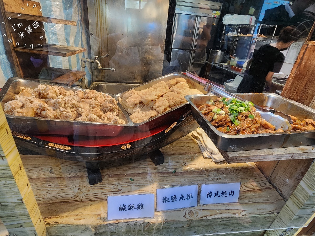 夫妻飯莊┃南機場夜市美食。未營業先排隊的人氣店家!三拼只要130元、14種主菜任你挑
