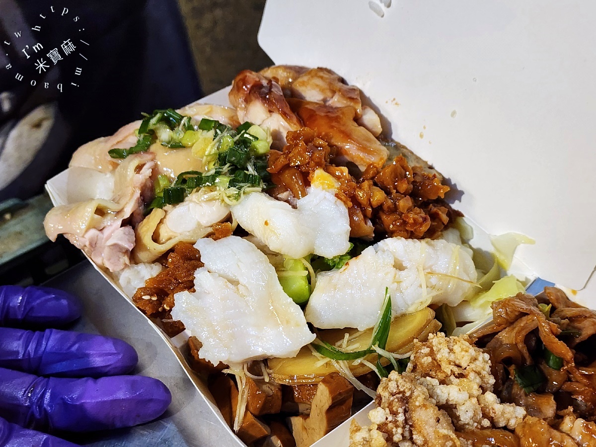 夫妻飯莊┃南機場夜市美食。未營業先排隊的人氣店家!三拼只要130元、14種主菜任你挑