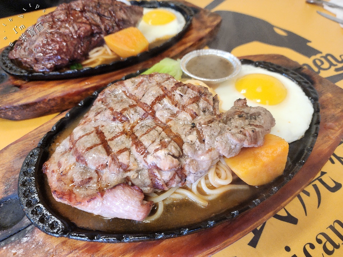 77 seven kitchen 美式燒烤牛排┃永和美食。平價原肉排餐份量超有感，內用濃湯冷飲自助無限
