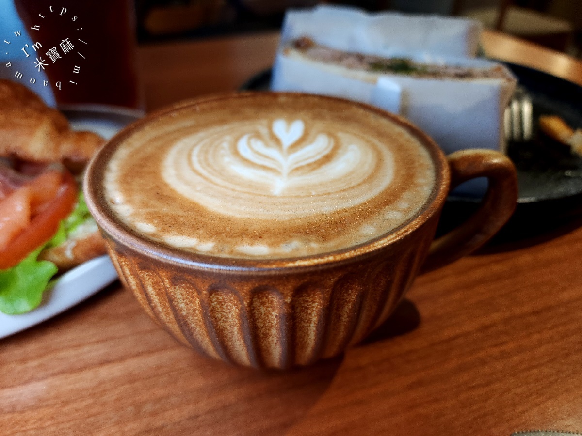 Aki Deli┃四號公園早午餐。日式氛圍帶清新環境、三明治、可頌等輕食選擇，不訂位吃不到