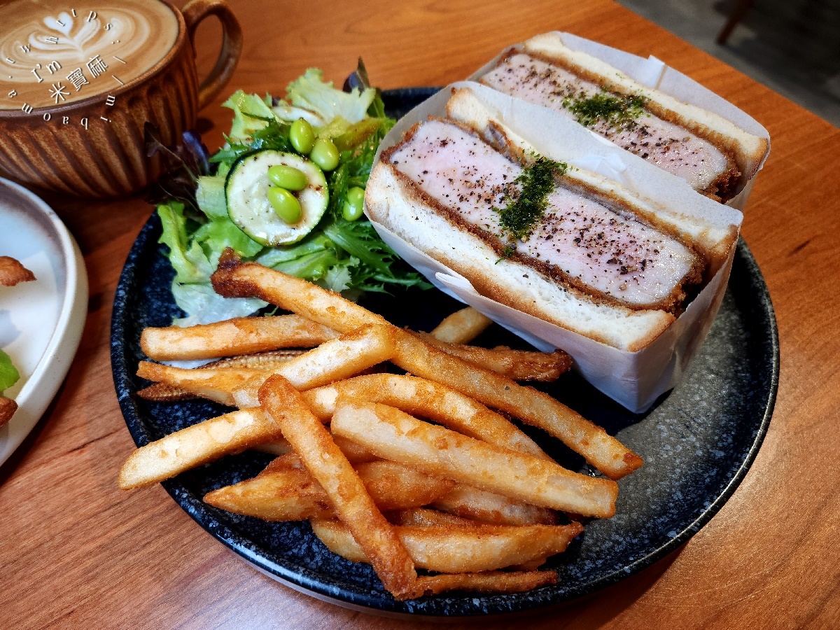 Aki Deli┃四號公園早午餐。日式氛圍帶清新環境、三明治、可頌等輕食選擇，不訂位吃不到