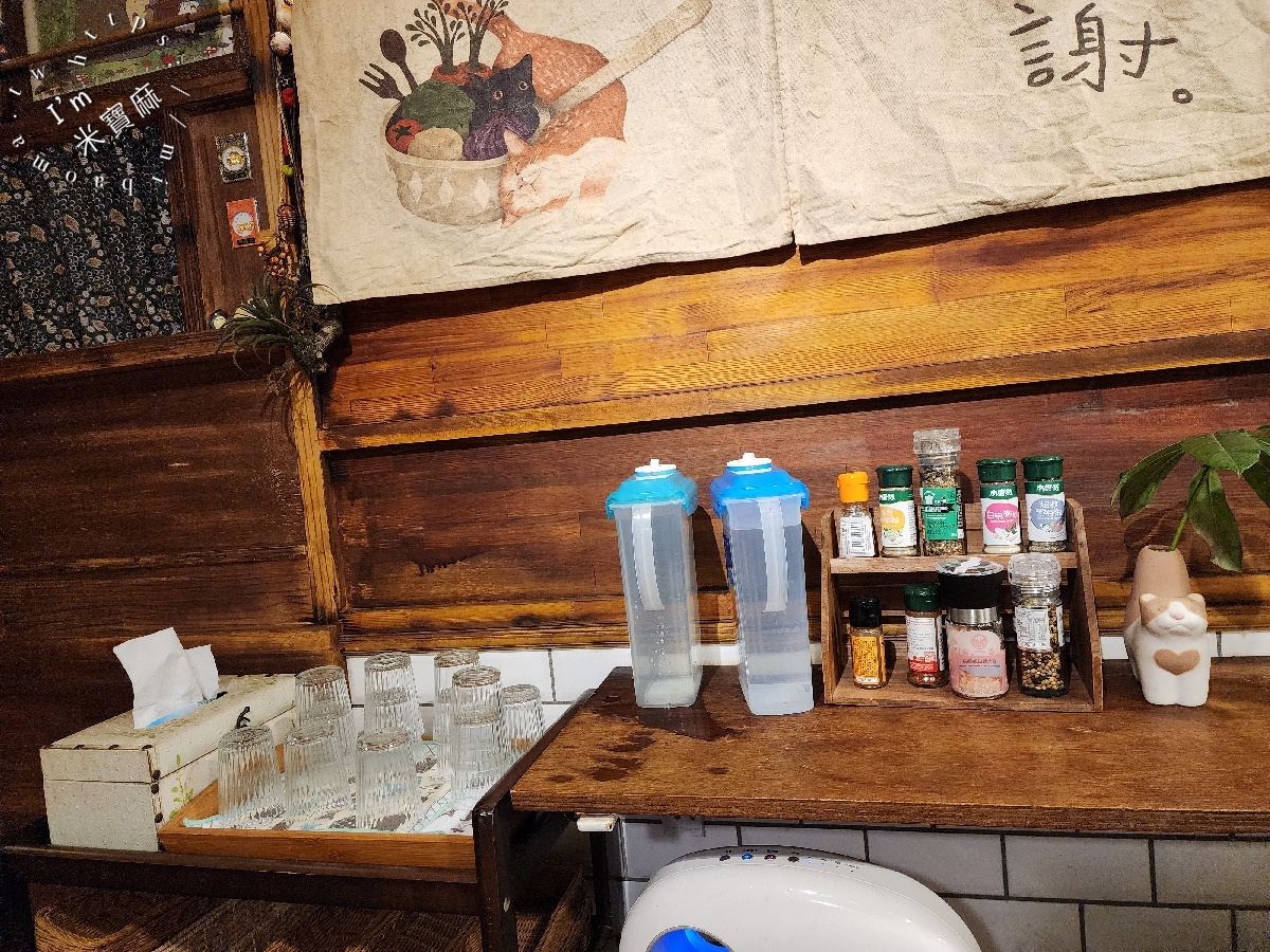 謝謝 DOUMO┃永和早午餐。隱身巷弄日系鄉村風格，必點咖哩飯!獨門咖啡厚實有質感、早午餐份量也很夠