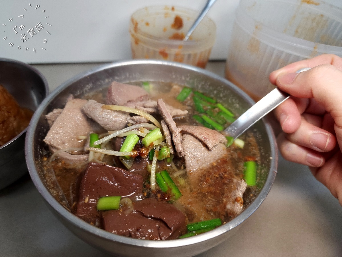 大橋頭老牌筒仔米糕┃台北美食。網友稱為台北最強米糕!米其林必比登推介必吃，再來碗湯好飽足啊