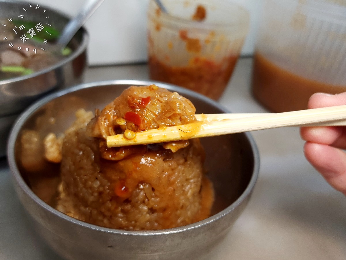 大橋頭老牌筒仔米糕┃台北美食。網友稱為台北最強米糕!米其林必比登推介必吃，再來碗湯好飽足啊
