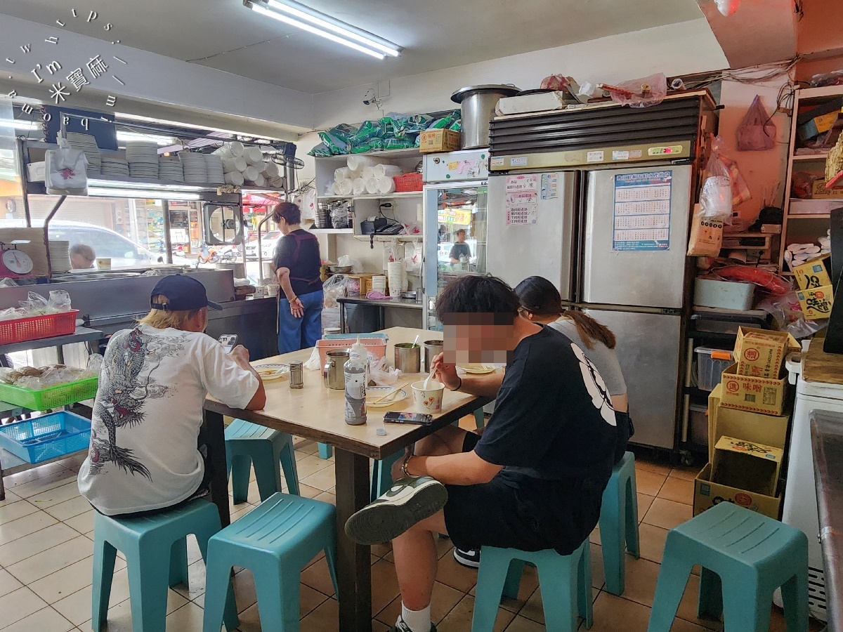 福德涼麵┃台北美食。24小時營業的人氣涼麵，加芥末加辣醬更夠味，來碗綜合湯有夠滿足