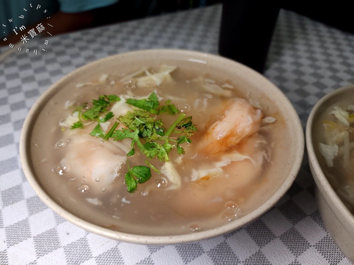 老船長蝦仁羹┃興南夜市美食。蝦仁羹真材實料大口滿足!銅板價可以吃的很豐富