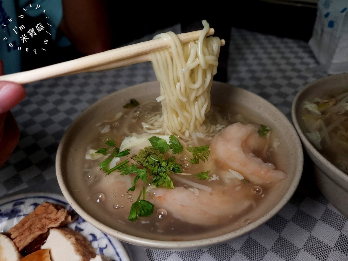 老船長蝦仁羹┃興南夜市美食。蝦仁羹真材實料大口滿足!銅板價可以吃的很豐富
